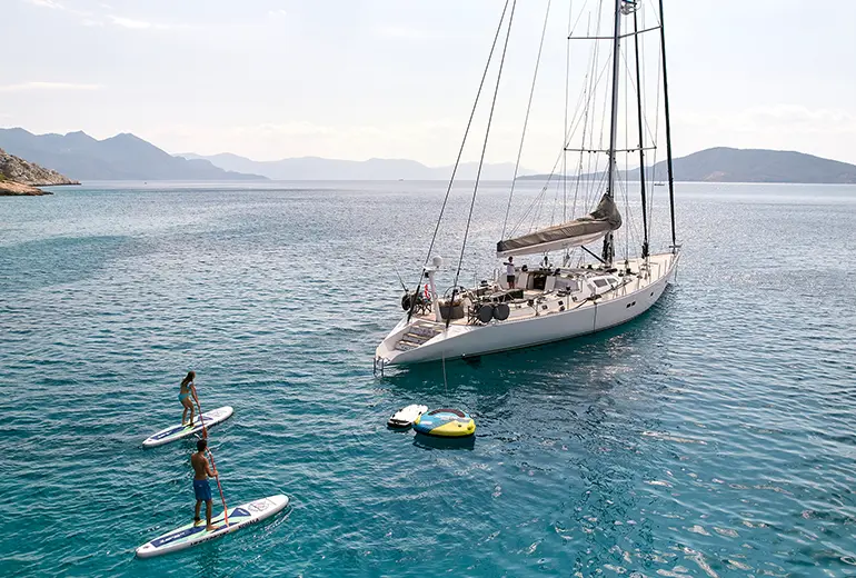 Top Reasons To Choose A Sailing Vacation Over A Hotel Stay